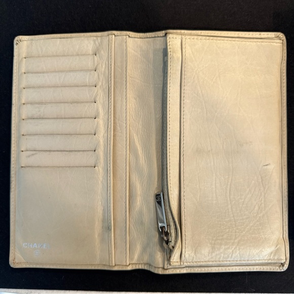 Chanel Wallet - Picture 2 of 3